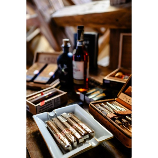 CIGAR CORNER EMPORIUM
